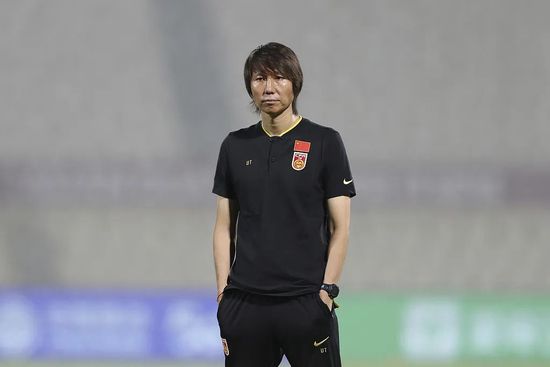 54球!官方:C罗当选IFFHS评选的2023年度最佳射手IFFHS（国际足球历史和统计联合会）宣布，C罗攻入54球当选2023年度最佳射手，姆巴佩、凯恩分列二三。